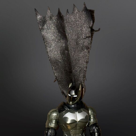 2020 DC Comics Spin Master Articulated Armored Batman Action Figures 4’” B22 - Picture 3 of 7